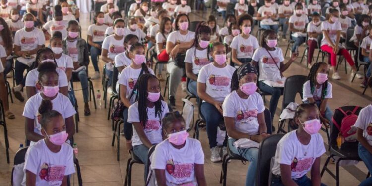 Fundación Enciende Una Luz celebra Día Internacional de La Niña