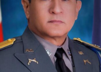 Se llevan al director de la Policía Nacional