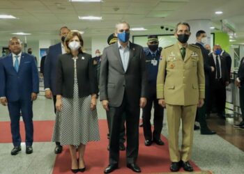 Presidente Abinader viaja a Panamá sostendrá encuentros con homólogos