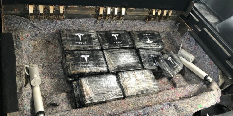 Autoridades ocupan 83 paquetes presumiblemente Cocaína en Samaná