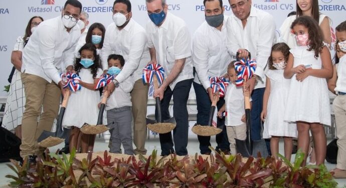 Inauguran 232 apartamentos y dan primer palazo a 1248 nuevas unidades