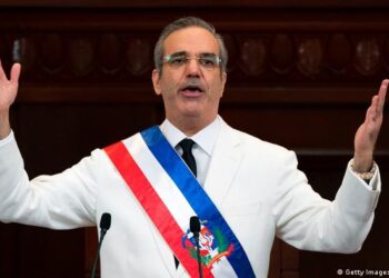 Presidente Abinader llama a respetar la  Constitución en 177 aniversario de la carta magna