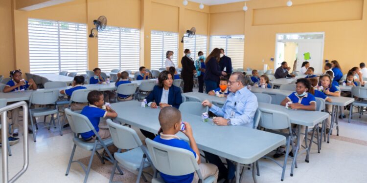 INABIE distribuye diariamente más de un millón de raciones almuerzo escolar