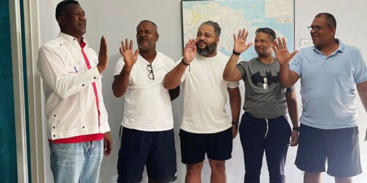 César Augusto  Martínez juramenta  Comité VI clásico basketVilladuartiano