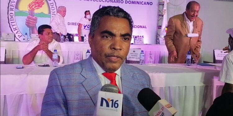 Presidente municipal  PRD Vinicio Aquino garantiza fortalecer el  partido con miras al 2024