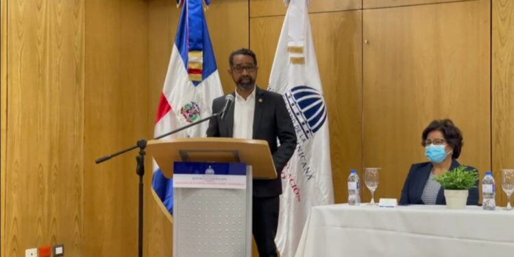 Presidente Comisión Nacional Emergencias propone visión en consulta para reforma Ley Gestión de Riesgos