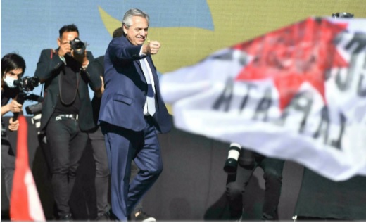Decenas de miles de argentinos marchan en respaldo al gobierno tras elecciones
