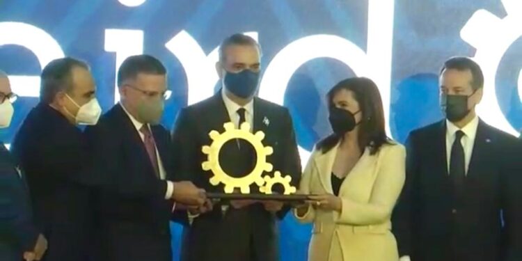 Presidente Abinader valora aportes y calidad de productos Grupo Empresarial Rica en 55 años de fundado