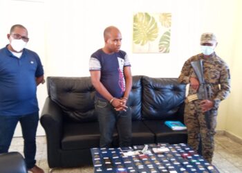 Ejército arresta nacional haitiano con decenas de pasaportes falsificados