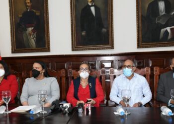 Programa Supérate y Gobernación Santiago anuncian entrega del Bono Navideño