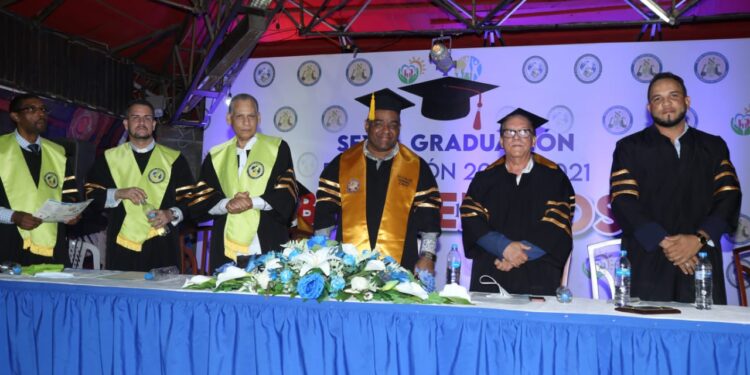 Redime Christian  University otorga varios doctorados  Honoris Causa
