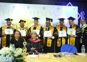 Universidad UNPI titula primeros   Post doctorados en RD