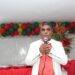 Regidor Vinicio Aquino festeja la Navidad junto a miembros de la prensa