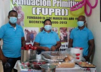 Fundación Primitiva lleva cena navideña a familias vulnerables de Los Alcarrizos