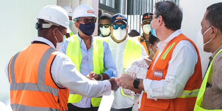 Ministro Obras Públicas supervisa trabajos nuevo Palacio de Justicia provincia Santo Domingo