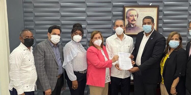 Titular MESCYT asegura construcción Centro Regional UASD-La Vega pronto será una realidad