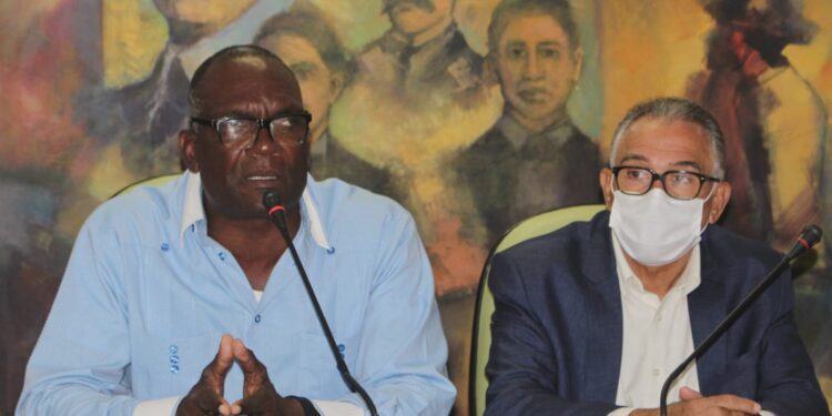 Programa “Pinta tu barrio” impactará 300 viviendas en Los Alcarrizos en coordinación con la alcaldía