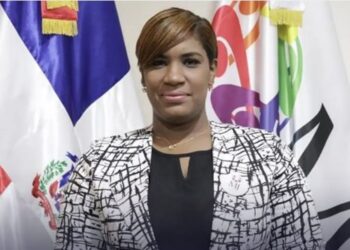 Destituyen  Ministra de la Juventud por presuntas anomalías
