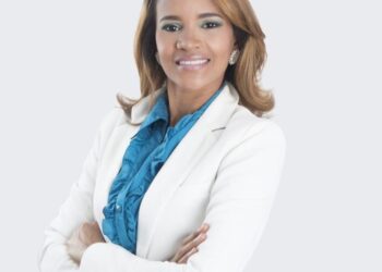 Renuncia del PLD excandidata a concejal por Pantoja SDO