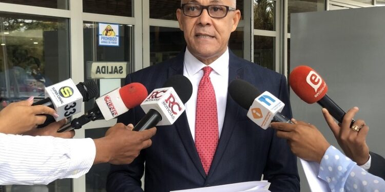 ADOCCO respalda advertencias de Carlos Pimentel a artistas que devuelvan 100 millones de pesos recibidos irregularmente