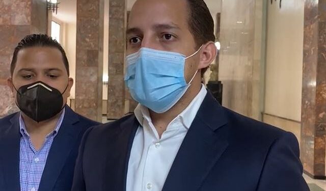 Diputado Ángel Estévez exhorta a Universidad UCATECI reconsiderar aumento créditos a estudiantes