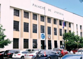 Fiscalía DN obtiene condenas contra dos hombres que robaron en una residencia del Simón Bolívar