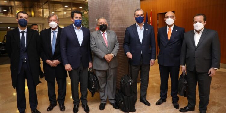 Presidente Abinader llega a Madrid, España, donde agotará intensa agenda de trabajo en el marco de FITUR 2022