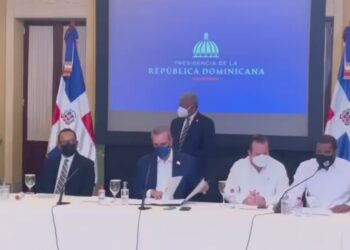 Presidente Abinader está reunido con partidos políticos abordan tema haitiano