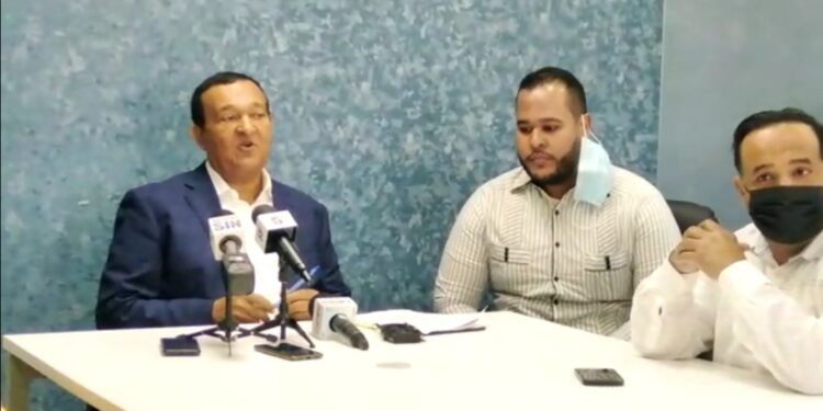 CONATRA rechaza aumento pasaje y pide al gobierno acudir en auxilio del sector