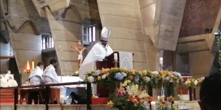 Obispo Castro Marte oficia misa por Día de La Altagracia
