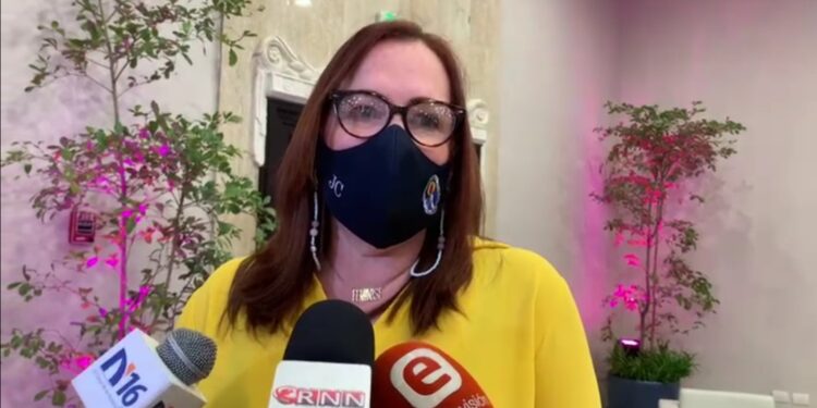 Exministra de la Mujer reprocha joven agredida en Bani retirara querella al agresor