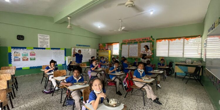 Estudiantes del sistema público nacional recibieron con normalidad desayuno y almuerzo escolar