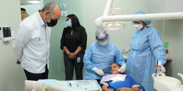 INABIE beneficia a 2,832 estudiantes con atención gratuita de salud visual, auditiva y bucal