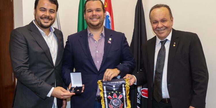 Jorge Villegas propone equipos de futbol de São Paulo se instalen en República Dominicana