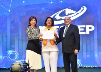INFOTEP analiza en seminario internacional nuevo modelo de desarrollo para preparar docentes del futuro