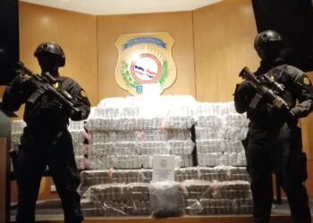 Ocupan 848 paquetes presumiblemente cocaína en operativos simultáneos en  Barahona y  La Altagracia