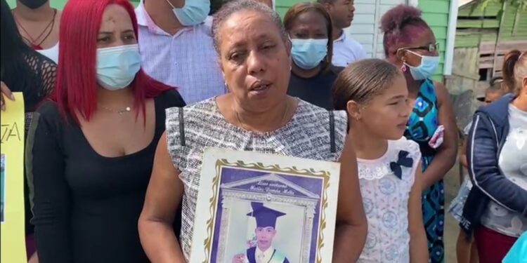 Piden justicia por asesinato de cabo Policial en Ensanche La Fe