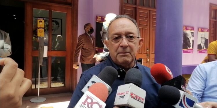 Exministro Agricultura Ángel Estévez cuestiona altos precios productos canasta básica