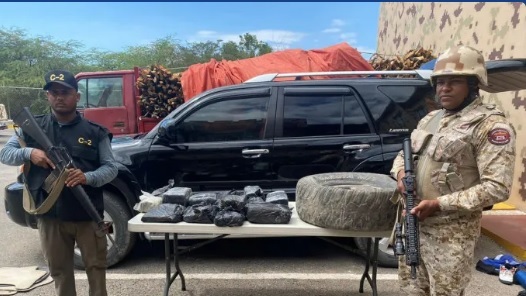 CESFRONT decomisa 44 libras de presumible marihuana en Pedernales