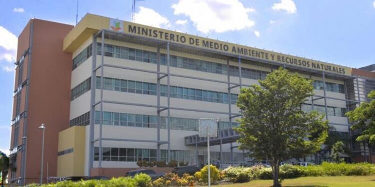 Medio Ambiente interpone denuncia contra ciudadano por extracción de arena