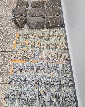 ocupan droga, dinero en efectivo y jeepeta al intervenir vivienda en S.D.E.
