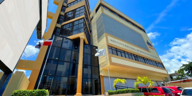 INABIE inicia licitación de almuerzo escolar