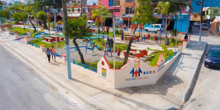 ASDN entrega remozado parque Brisas de los Palmares en Sabana Perdida