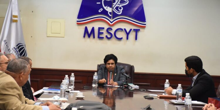 Gobierno implementará Sistema Información Educación Superior SINIESCyT en marco Agenda Digital
