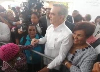 Presidente Abinader advierte cárcel para tumbadores de programas sociales  “Supérate”