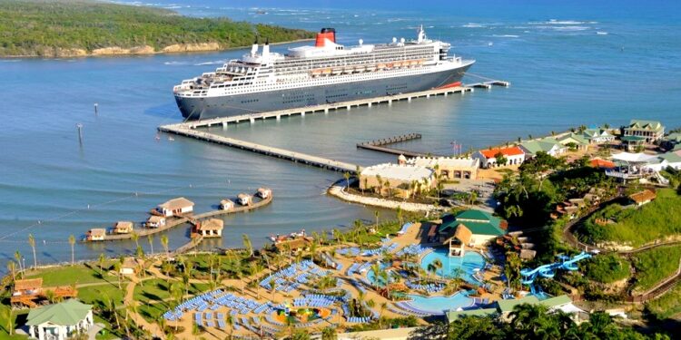 Autoridad Portuaria trabaja junto a otras instituciones para solucionar encallamiento del crucero Norwegian Escape que zarpó de terminal Taino Bay en PP
