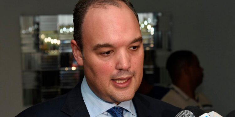 Vicepresidente Comisión Industria y Comercio del Senado advierte pese a bondades de proyecto precios combustibles no bajarán