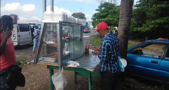 Desesperados pequeños comerciantes por alzas de precios. Presentan como una solución al MERCADOM. Video