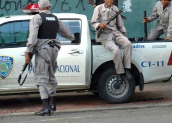 Policía Nacional apresa a cinco personas por posesión y venta de sustancias controladas