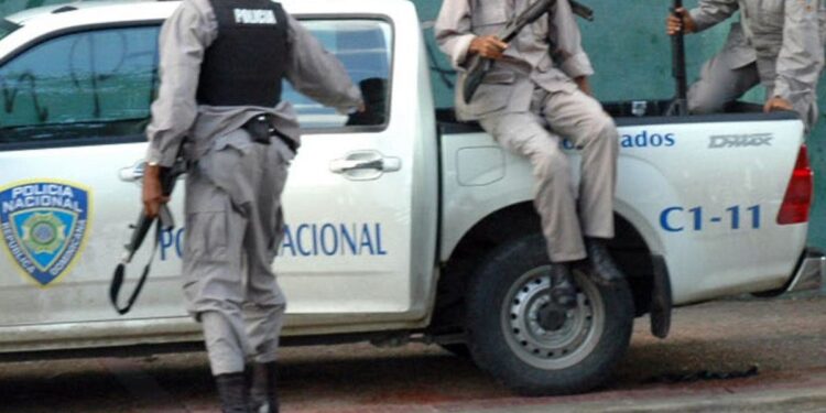 Policía Nacional apresa a cinco personas por posesión y venta de sustancias controladas
